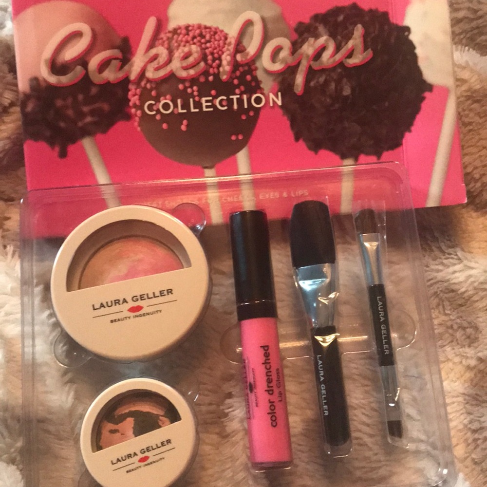 Laura Geller Set